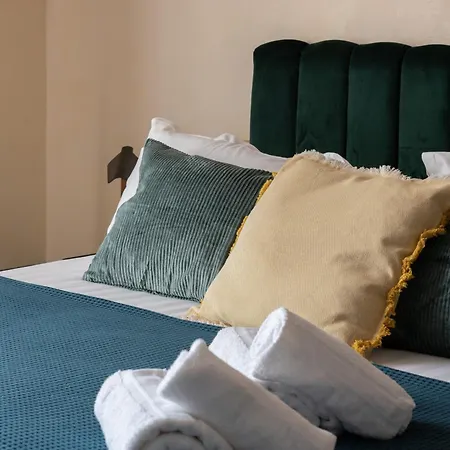 La Maison D'en Bas Des Seigneurs Guest house Cucuron