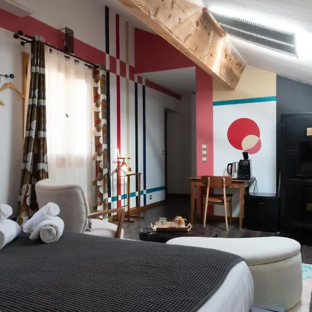 La Maison D'en Bas Des Seigneurs Guest house Cucuron