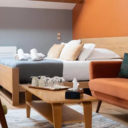 La Maison D'en Bas Des Seigneurs Cucuron